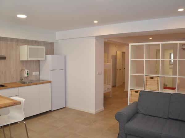 Bet Apartments - Abastos : photo 4 de la chambre studio familial