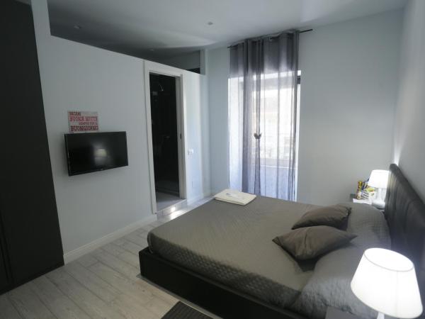 ESPOSITO PLAZA- ROOMS & SUITE : photo 3 de la chambre chambre familiale