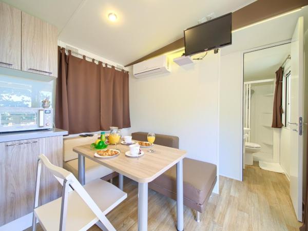 Camping Glavotok : photo 9 de la chambre mobile home 2 chambres avec terrasse