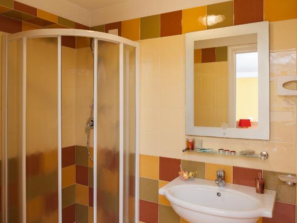 Hotel Bahama : photo 8 de la chambre chambre quadruple avec balcon