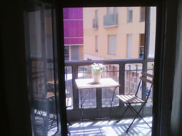 Hostal Central Zaragoza : photo 2 de la chambre chambre lits jumeaux avec salle de bains commune