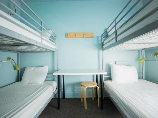 American Hotel Hostel : photo 1 de la chambre lit simple dans dortoir pour femmes de 4 lits - salle de bains commune