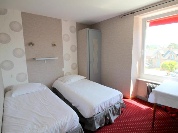 Hotel Restaurant Le Phare : photo 1 de la chambre chambre lits jumeaux