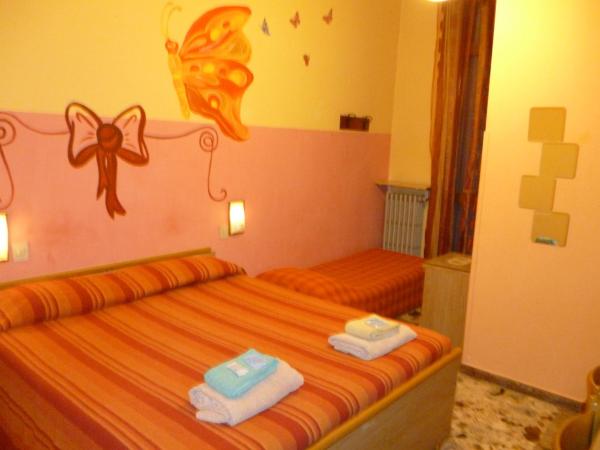 Hotel San Giovanni : photo 9 de la chambre chambre triple