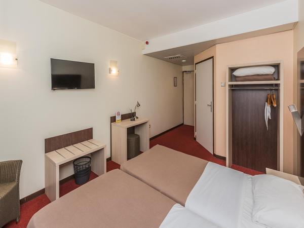 Hostellerie Saint Vincent Beauvais Aeroport : photo 1 de la chambre chambre lits jumeaux supérieure