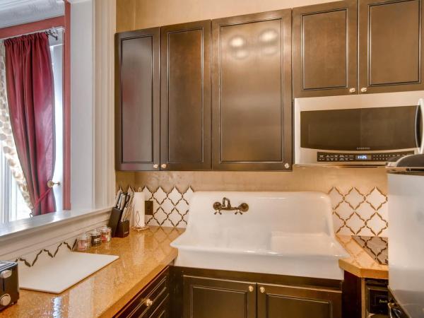 The Holiday Chalet Victorian : photo 5 de la chambre studio lit king-size deluxe