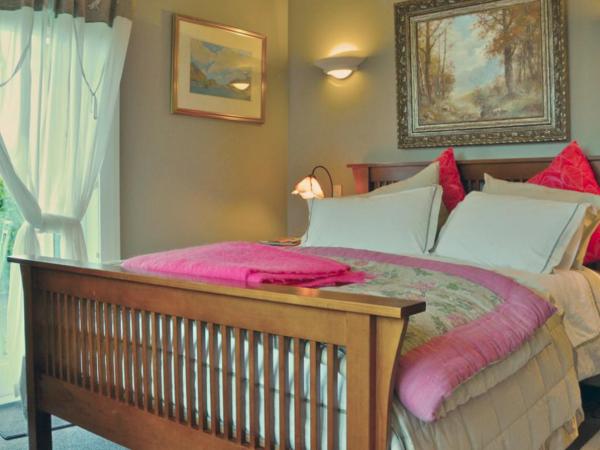 Dyers House : photo 8 de la chambre chambre lit queen-size - vue sur jardin