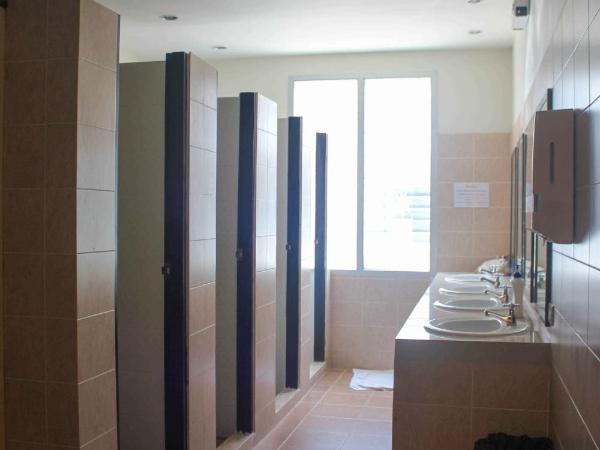 Lub Sbuy Hostel : photo 3 de la chambre lit superposé en dortoir mixte (4 adultes)