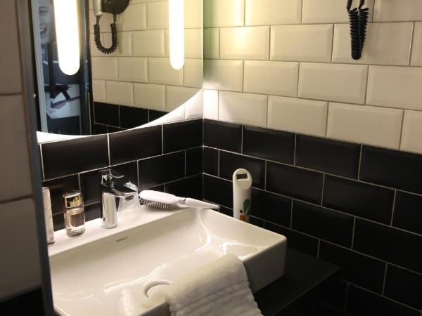 Ibis Styles Clermont-Ferrand République : photo 9 de la chambre chambre double standard