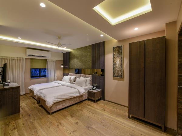 Hotel Orient Regency : photo 1 de la chambre chambre lit king-size