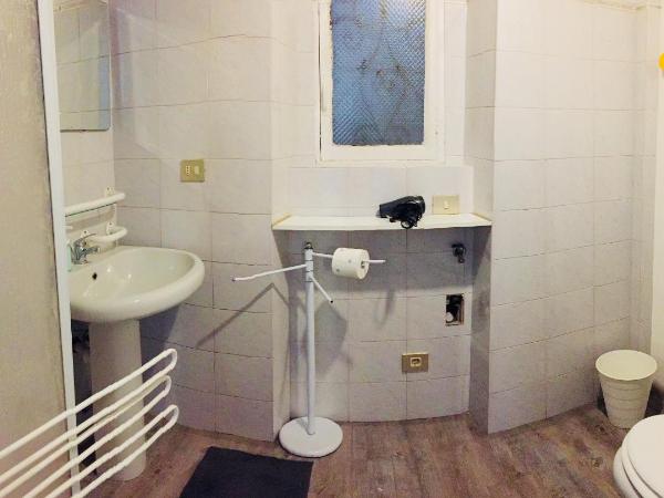 Bed2Go : photo 7 de la chambre chambre familiale avec balcon