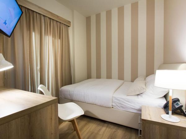 Hotel @Syngrou Fix : photo 2 de la chambre chambre simple affaires avec balcon