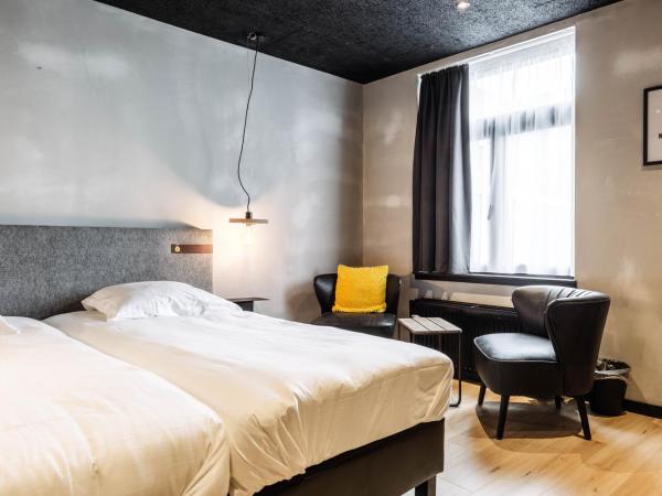 Upstairs Hotel : photo 6 de la chambre chambre spacieuse