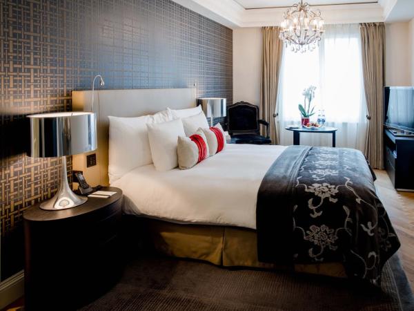 Hotel Schweizerhof Bern & Spa : photo 2 de la chambre chambre lit queen-size Élégante