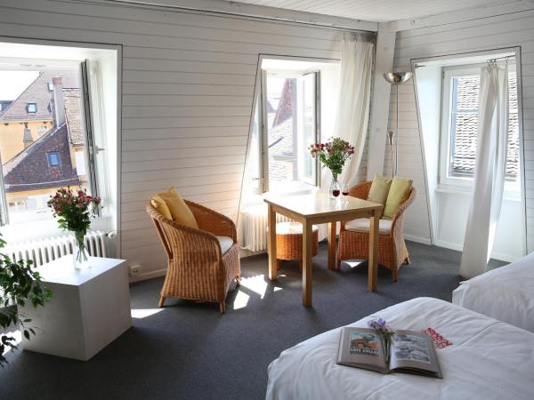 Le Café-Hôtel de L'Aubier : photo 2 de la chambre chambre double avec salle de bains privative