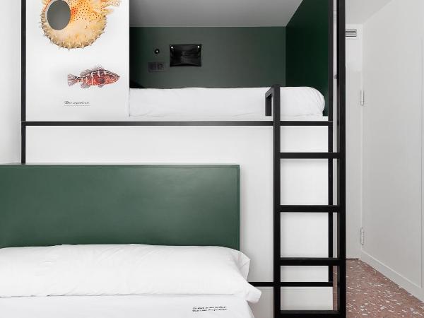 2060 The Newton Hostel : photo 2 de la chambre chambre familiale avec salle de bains privative