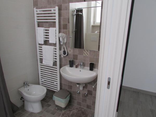 Affittacamere Verona in : photo 6 de la chambre chambre double ou lits jumeaux - accessible aux personnes à mobilité réduite