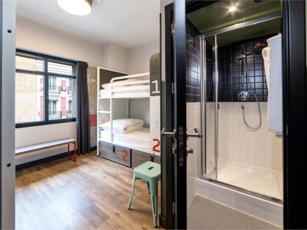 Generator Madrid : photo 4 de la chambre chambre privée avec 4 lits