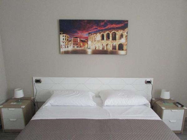 Affittacamere Verona in : photo 3 de la chambre grande chambre double