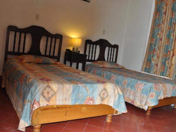 Hotel 5a Avenida : photo 3 de la chambre chambre lits jumeaux