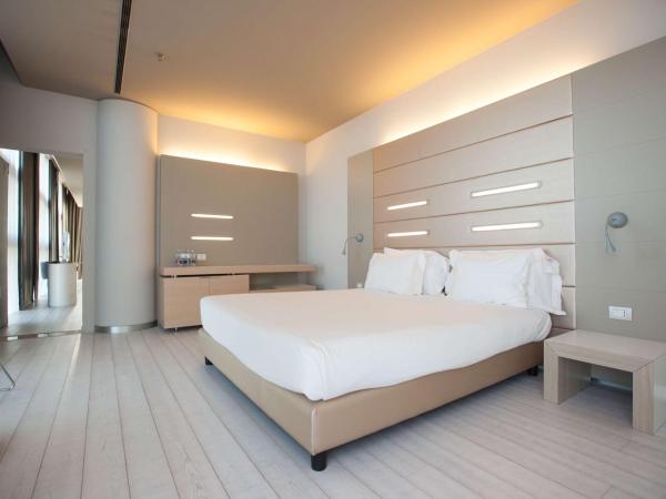 Best Western Plus Net Tower Hotel Padova : photo 3 de la chambre suite lit king-size avec canapé-lit