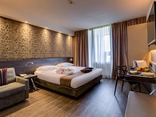 Best Western Plus Hotel Farnese : photo 1 de la chambre chambre lit king-size exécutive avec balcon