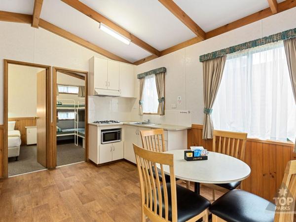 Levi Adelaide Holiday Park : photo 7 de la chambre torrens cabin