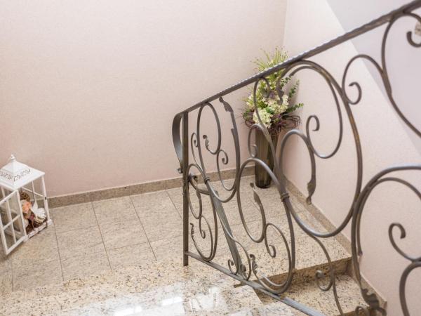 Vila Milcetic : photo 6 de la chambre chambre double standard - vue sur jardin