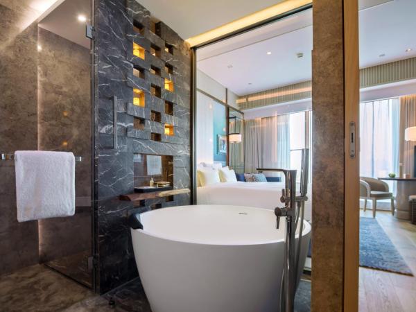 The Anandi Hotel and SPA - Luxury Healing Hotel for Wellbeing : photo 2 de la chambre chambre lit king-size deluxe