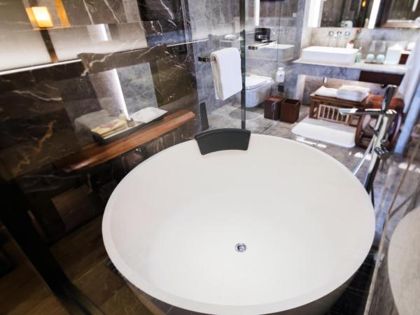 The Anandi Hotel and SPA - Luxury Healing Hotel for Wellbeing : photo 4 de la chambre chambre lit king-size deluxe