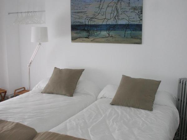 7 Moons Bed & Breakfast : photo 3 de la chambre chambre lits jumeaux supérieure avec salle de bains commune