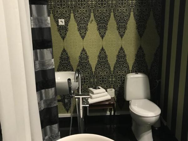 Matejki 8 : photo 2 de la chambre deluxe single room with open bathroom