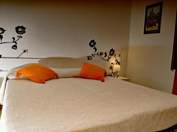 Pensión Borrás : photo 5 de la chambre chambre double ou lits jumeaux