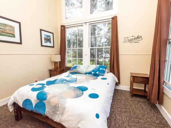 HI San Francisco Fisherman's Wharf Hostel : photo 3 de la chambre chambre lit queen-size privée