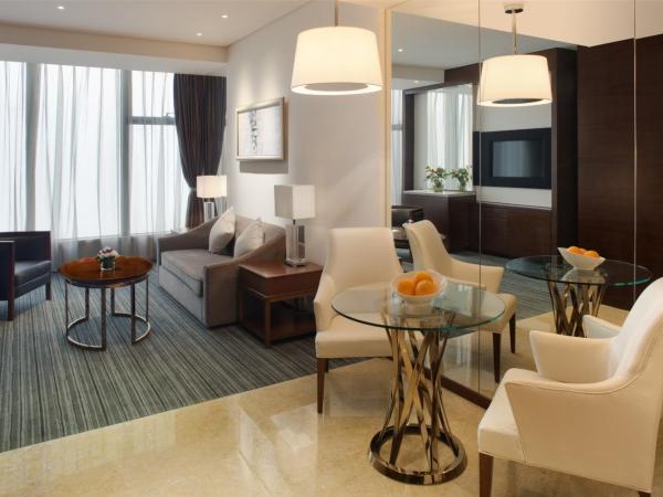 Radisson Blu Plaza Chongqing : photo 2 de la chambre executive suite with yangtze river view