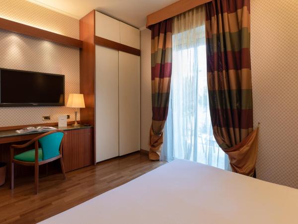 Hotel Polo : photo 2 de la chambre chambre triple - vue sur ville