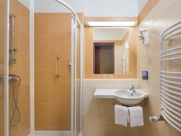 Benczur Hotel : photo 1 de la chambre chambre double ou lits jumeaux supérieure avec balcon