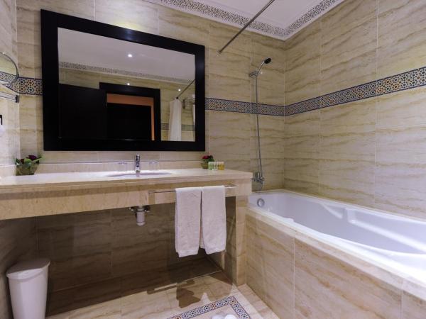 DWO Marrakech Ennakhil : photo 6 de la chambre chambre double ou lits jumeaux - vue sur piscine