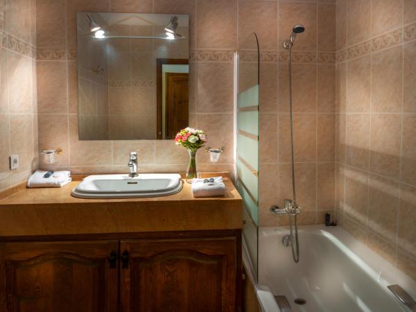 Hotel La Romarine : photo 4 de la chambre chambre double ou lits jumeaux