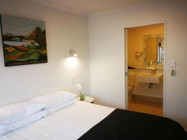 Le Chalet Suisse Motel Taupo : photo 6 de la chambre studio