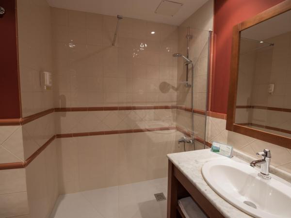 Hotel Oriente : photo 2 de la chambre hébergement lits jumeaux - vue sur ville