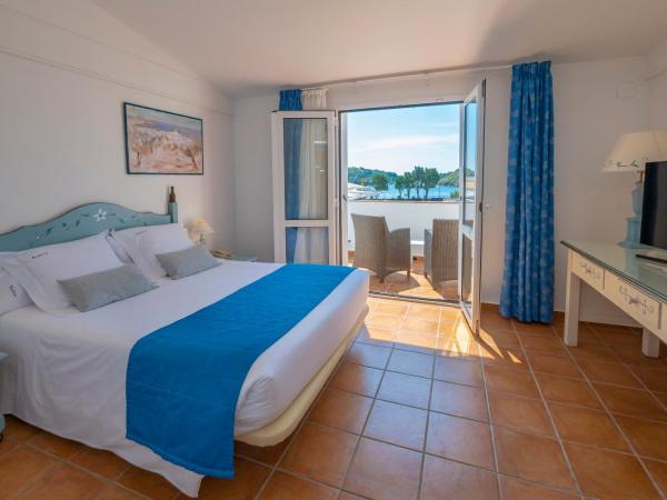 Hotel Calina : photo 3 de la chambre chambre double - vue partielle sur mer.