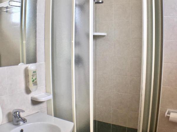 Hotel Tritone Rimini : photo 10 de la chambre petite chambre double