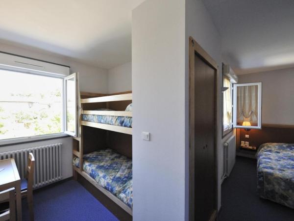 Logis Hotel Restaurant Le Cygne : photo 1 de la chambre chambre triple confort