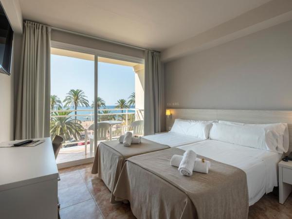 Rosamar Maritim 4* : photo 1 de la chambre hébergement double (2 adultes +  1 enfant) - vue sur mer
