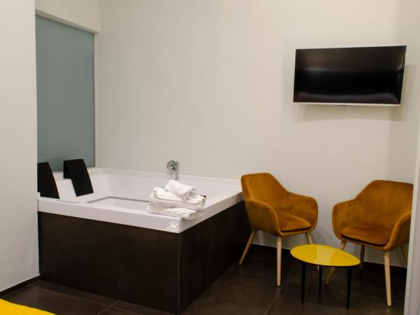 Napoli Svelata : photo 2 de la chambre chambre lit queen-size avec baignoire spa