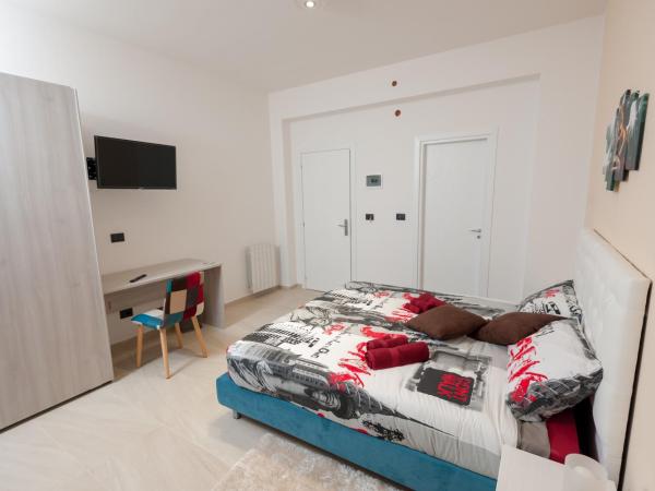 B&B Epipoli : photo 7 de la chambre chambre triple avec salle de bains privative