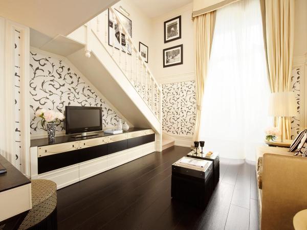 Castille Paris - Starhotels Collezione : photo 2 de la chambre suite duplex tentation