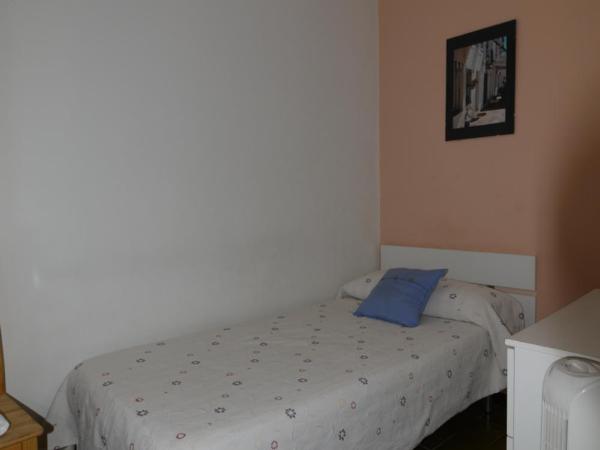 Pensión Borrás : photo 4 de la chambre chambre simple avec salle de bains commune