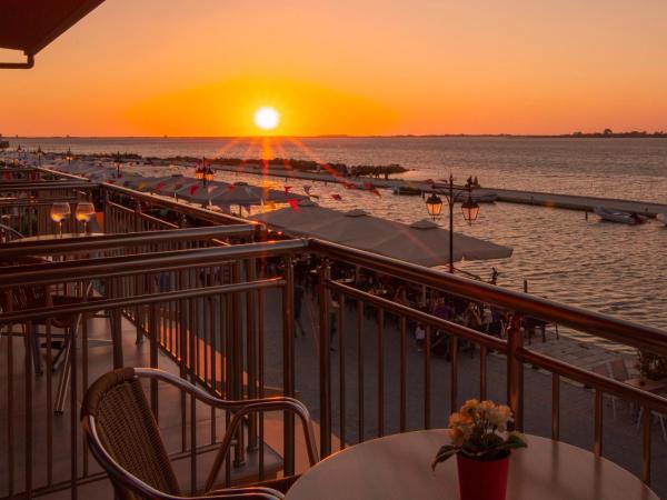 Excess Pansion : photo 4 de la chambre chambre double deluxe avec balcon - vue sur mer